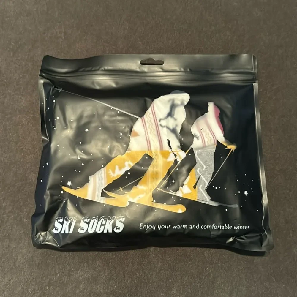 Kids Unisex Winter Snow Ski Socks 2 Pairs Reindeer Design Size Small NEW